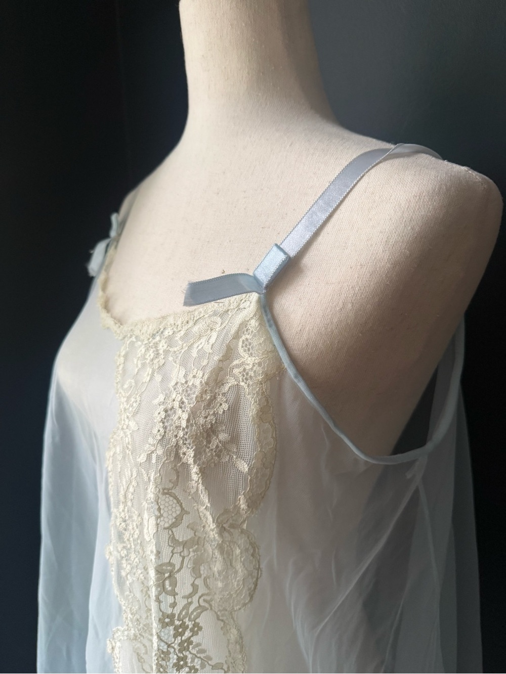 Vintage 40s Light Blue Chemise Set with Ivory Lace Trim - Picture 5 of 16